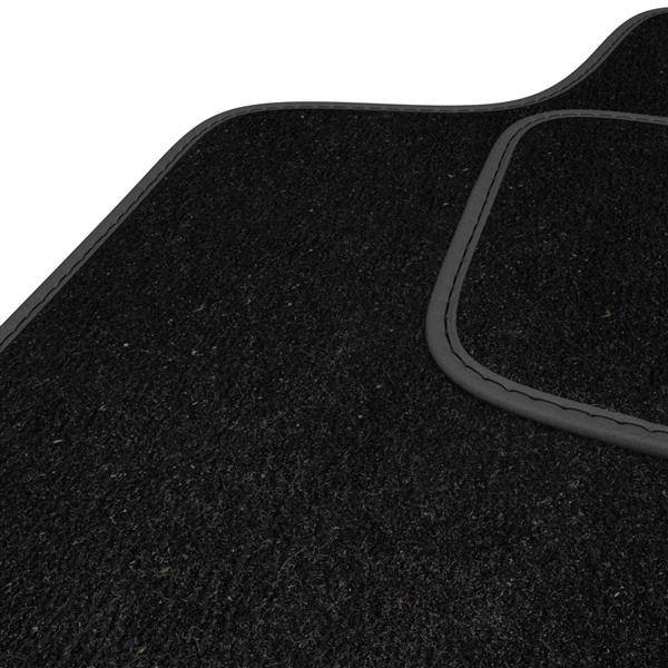 Set: tappetini in velluto + coprisedili cuciti su misura per Nissan Qashqai  II Crossover (2013-.) – serie Premium nero